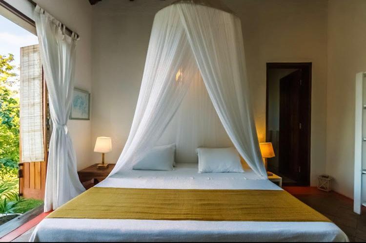 Espelho Bahia Blue House Bed & Breakfast Praia do Espelho Exterior photo